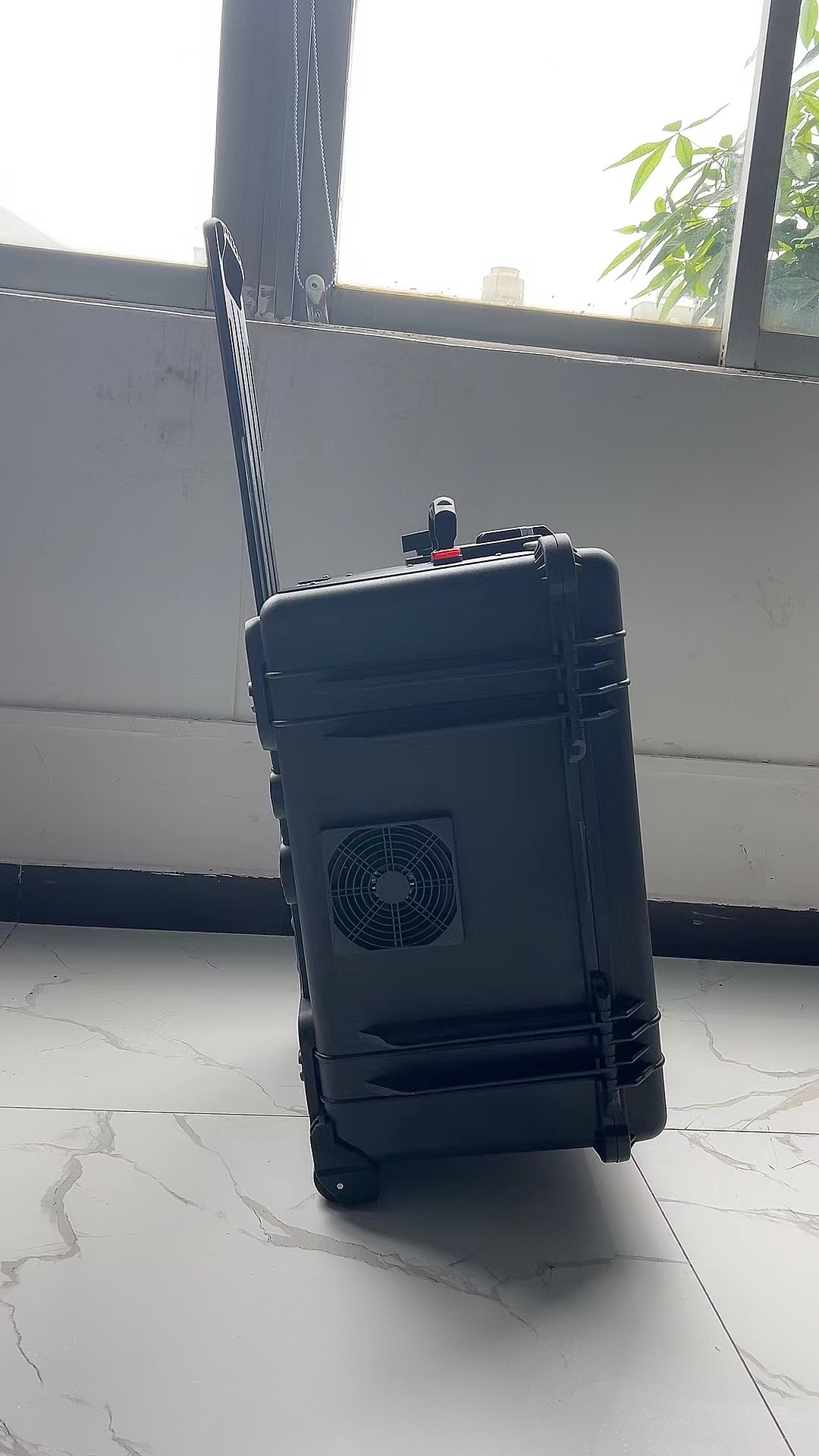 南岗手拉箱型移动通信干扰器